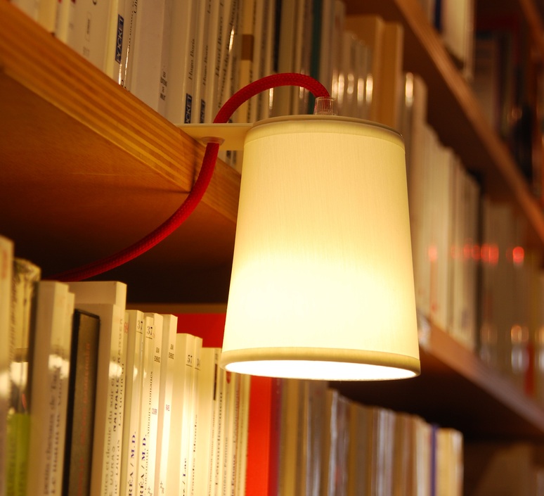 Conseil déco : comment bien éclairer sa bibliothèque ?